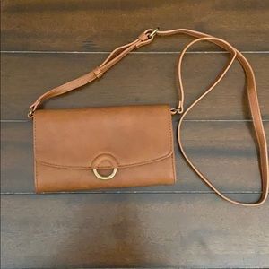Universal Thread Crossbody
